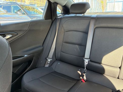 Used 2024 Chevrolet Malibu LT image 40