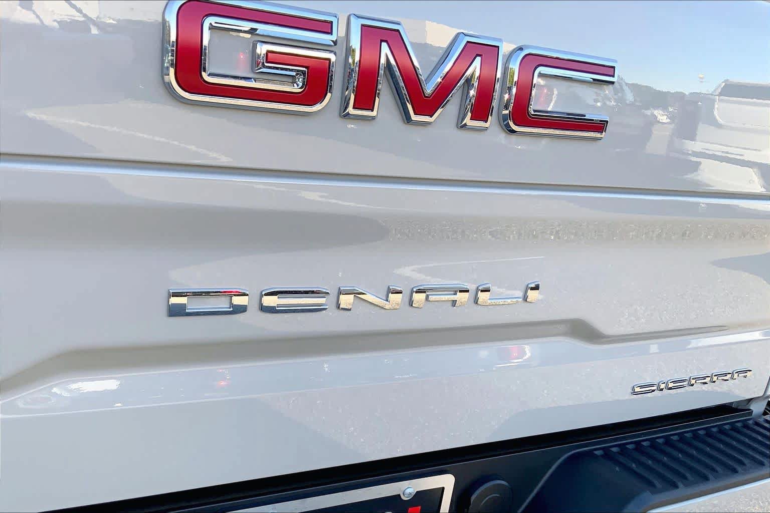 Used 2026 GMC Sierra 1500 Denali AWD/4WD image 28