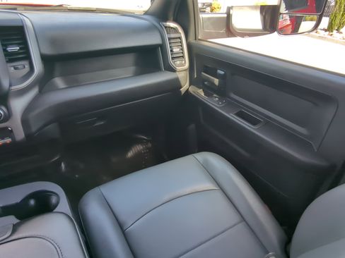 Used 2022 RAM 5500 Tradesman w/ Chrome Appearance Group RWD image 15