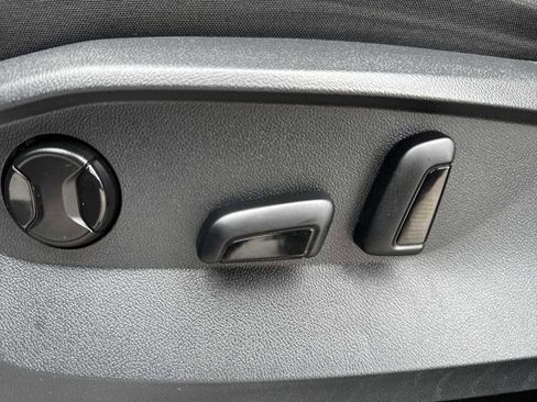 Certified 2024 Volkswagen Tiguan SE R-Line FWD image 16