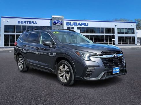 Used 2023 Subaru Ascent Premium w/ Convenience Package AWD/4WD image 2
