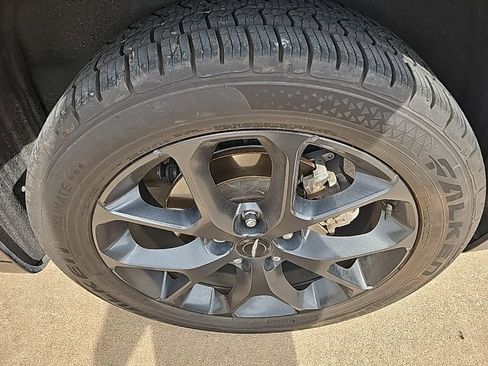 Used 2021 Chrysler Pacifica Limited w/ Uconnect Theater Family Group image 39