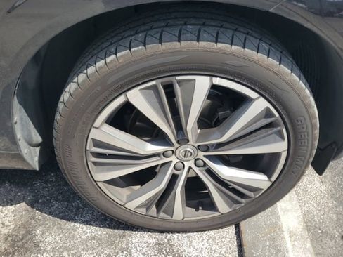 Used 2022 Volvo XC60 B5 Momentum w/ Protection Package Premier image 9