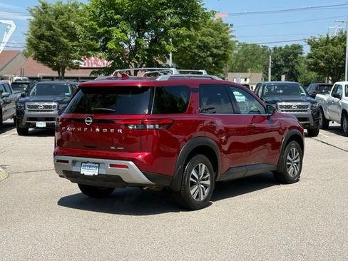 Certified 2025 Nissan Pathfinder SL AWD/4WD image 8