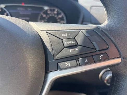 Used 2025 Nissan Altima 2.5 SV image 29