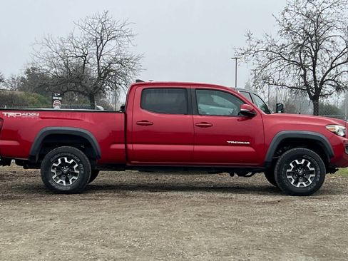Used 2018 Toyota Tacoma TRD Off-Road image 9