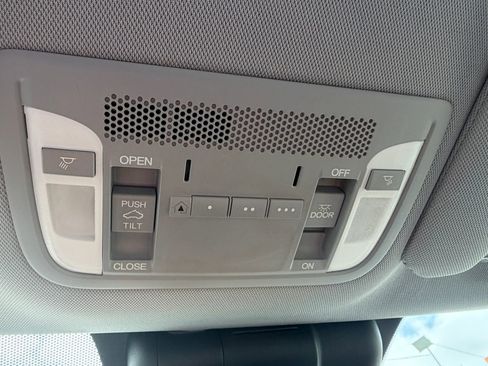 Used 2020 Acura ILX w/ Premium Package image 24