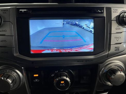 Used 2018 Toyota 4Runner SR5 AWD/4WD image 28