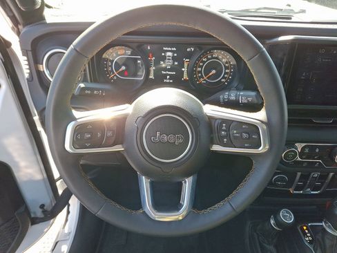 Used 2024 Jeep Wrangler Sahara w/ Technology Group image 23