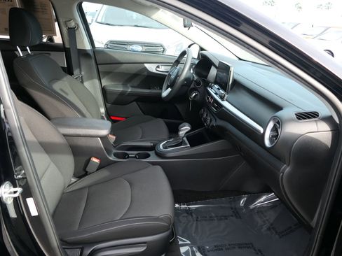 Used 2023 Kia Forte LXS w/ LXS Technology Package image 27