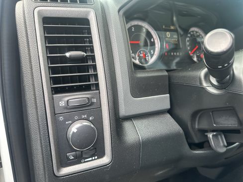 Used 2017 RAM 2500 Tradesman w/ Chrome Appearance Group RWD image 20