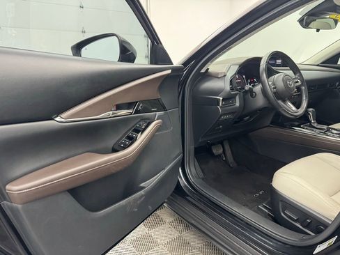 Used 2023 MAZDA CX-30 AWD 2.5 S w/ Premium Package image 17