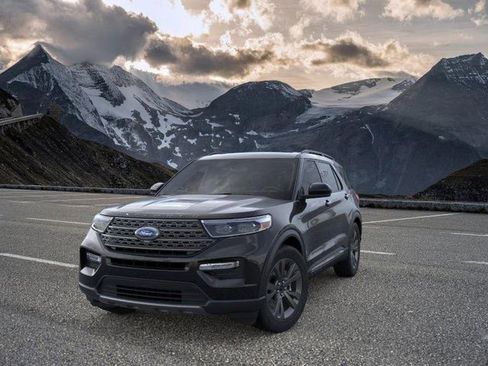 New 2024 Ford Explorer XLT w/ Equipment Group 202A image 2