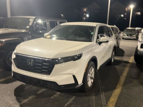 Used 2024 Honda CR-V LX image 3
