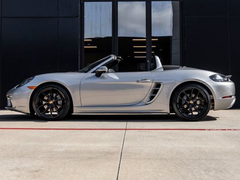 Certified 2024 Porsche 718 Boxster RWD image 2