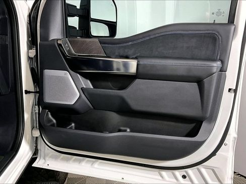 Certified 2025 Ford F250 Platinum AWD/4WD image 19