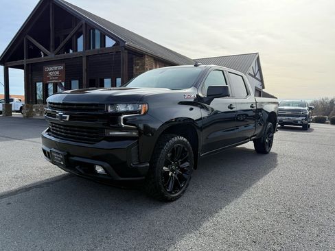 Used 2021 Chevrolet Silverado 1500 RST image 2