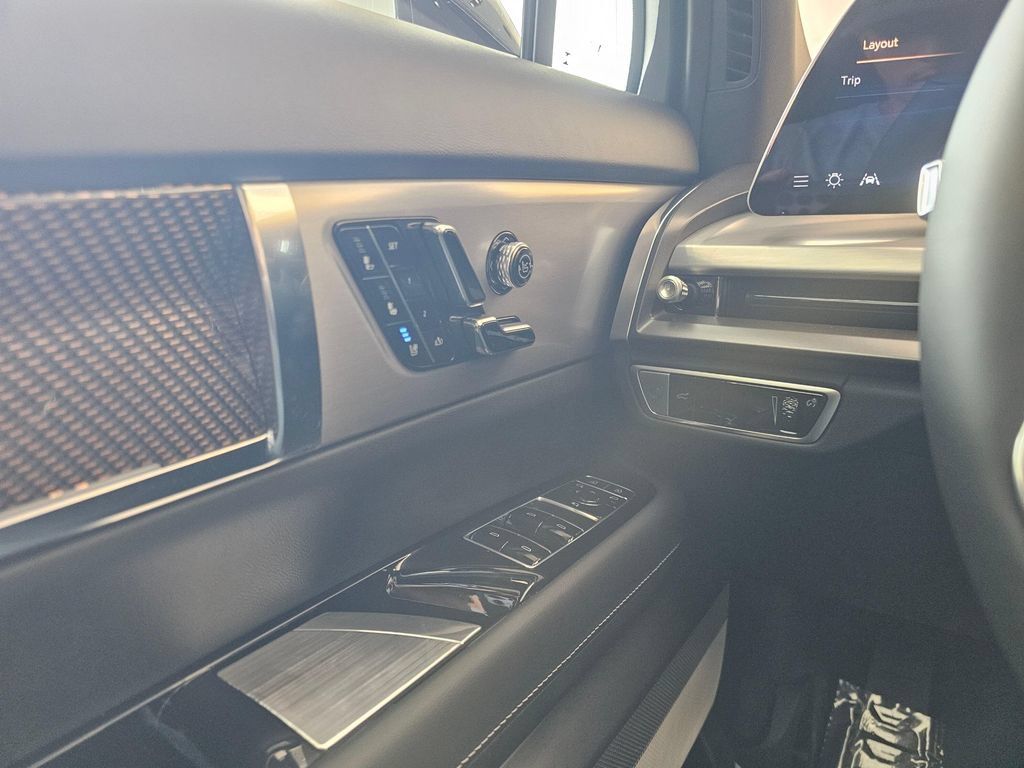 New 2027 Cadillac Vistiq Sport AWD/4WD image 35