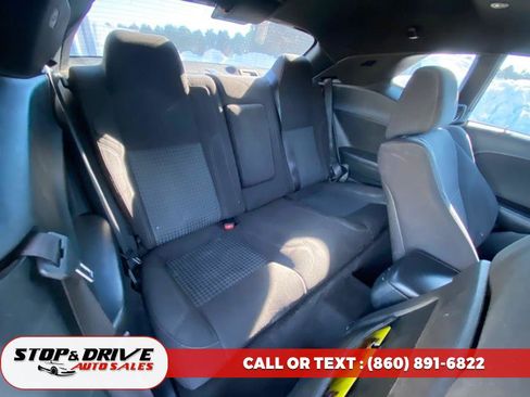 Used 2015 Dodge Challenger SXT image 17