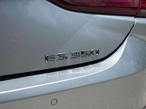 Used 2023 Lexus ES 350 w/ Premium Package FWD image 11