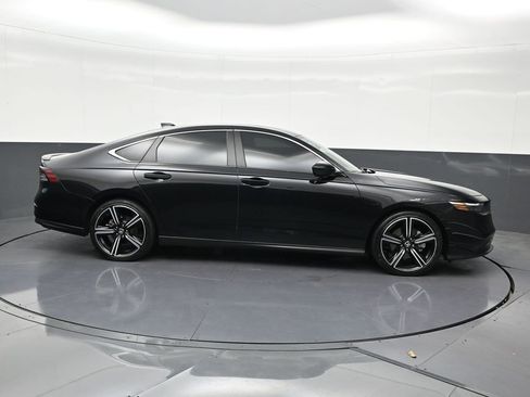 Used 2023 Honda Accord Sport image 6