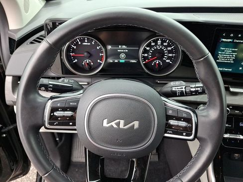 Certified 2024 Kia Carnival EX FWD image 21