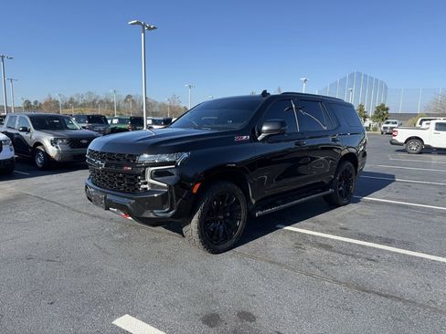 Used 2024 Chevrolet Tahoe Z71 w/ Luxury Package image 3