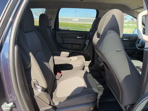 Used 2015 Chevrolet Traverse LT w/ Style and Technology Package image 32