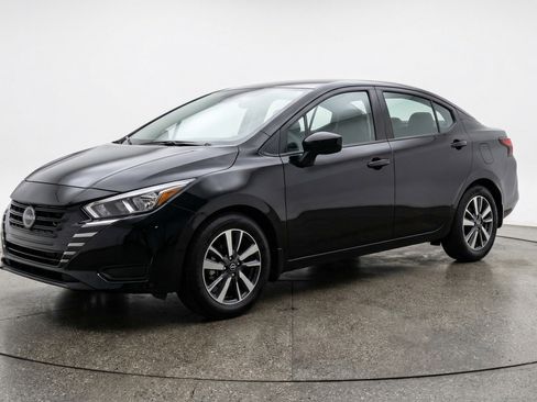 Used 2025 Nissan Versa SV image 3