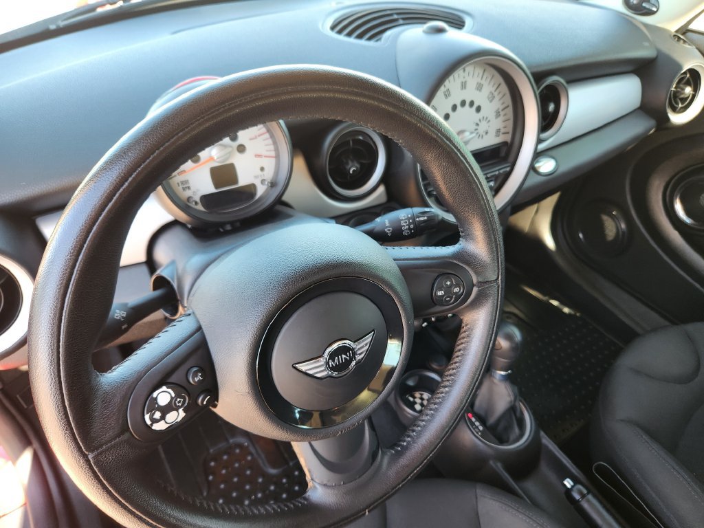 Used 2011 MINI Cooper Clubman FWD image 11