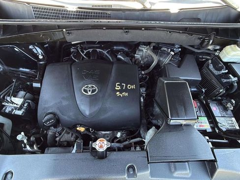 Used 2018 Toyota Highlander XLE AWD/4WD image 27