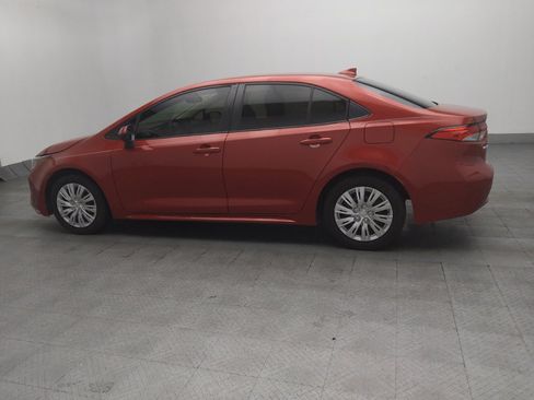 Used 2021 Toyota Corolla LE FWD image 3