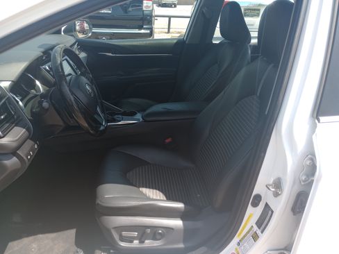 Used 2019 Toyota Camry SE FWD image 10