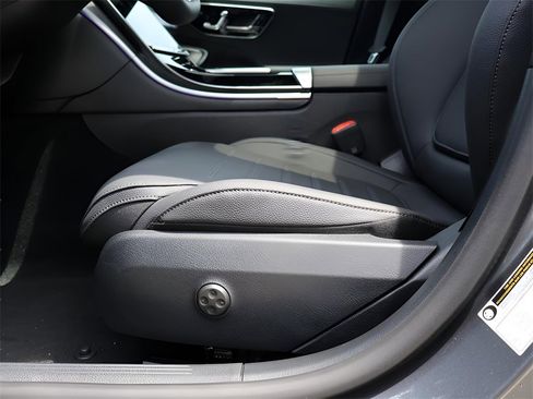 New 2025 Mercedes-Benz C 300 4MATIC Sedan image 39