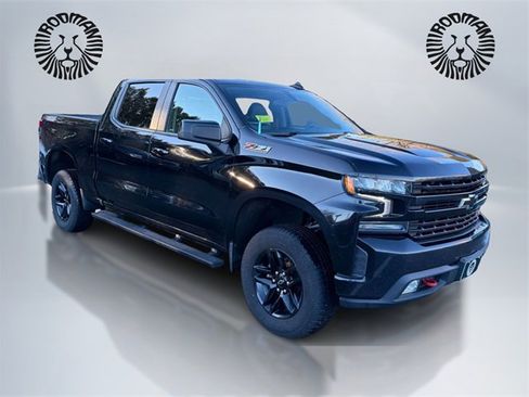 Used 2021 Chevrolet Silverado 1500 LT Trail Boss w/ Convenience Package II image 3
