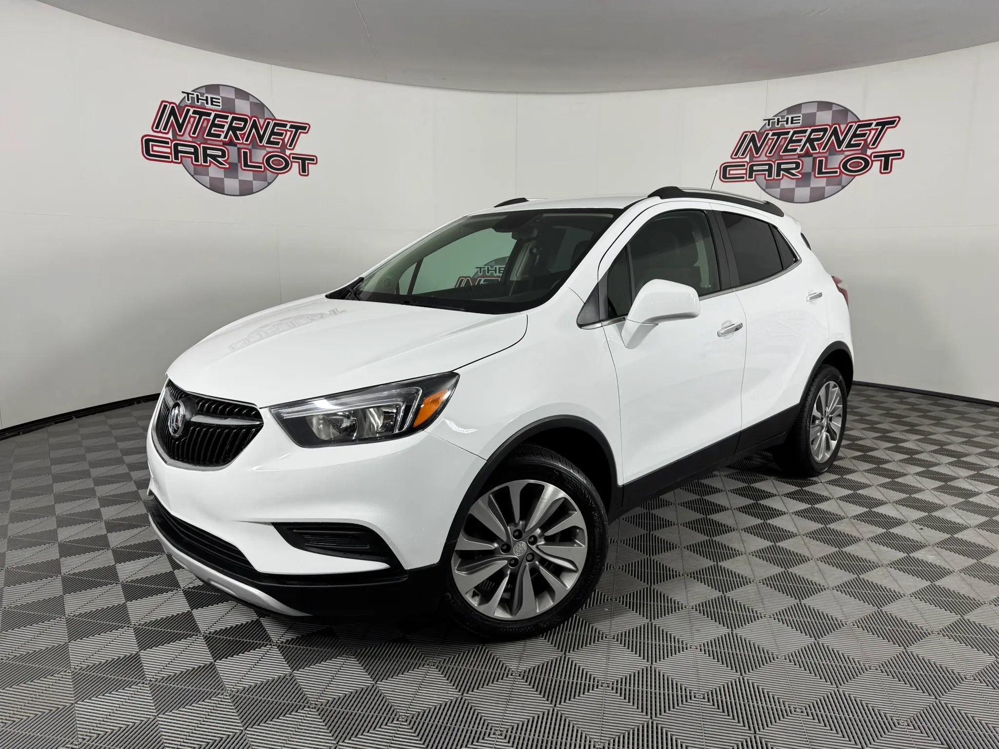 Used 2020 Buick Encore Preferred FWD image 1