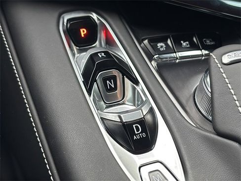 Used 2024 Chevrolet Corvette Stingray Premium Cpe w/ Z51 Performance Package image 32