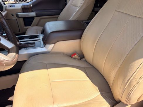Used 2018 Ford F150 Lariat w/ Equipment Group 502A Luxury AWD/4WD image 17