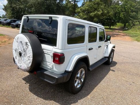 Used 2021 Jeep Wrangler Unlimited Sahara AWD/4WD image 6