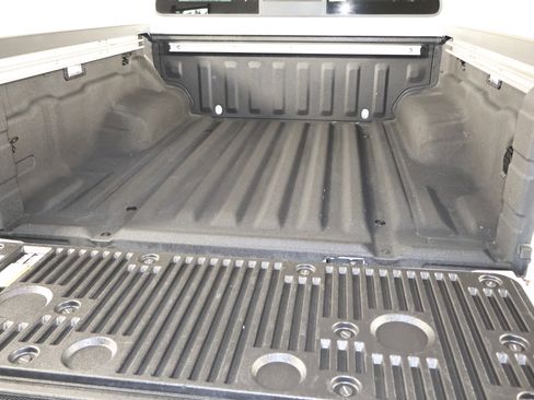 Used 2022 Nissan Frontier SV image 52