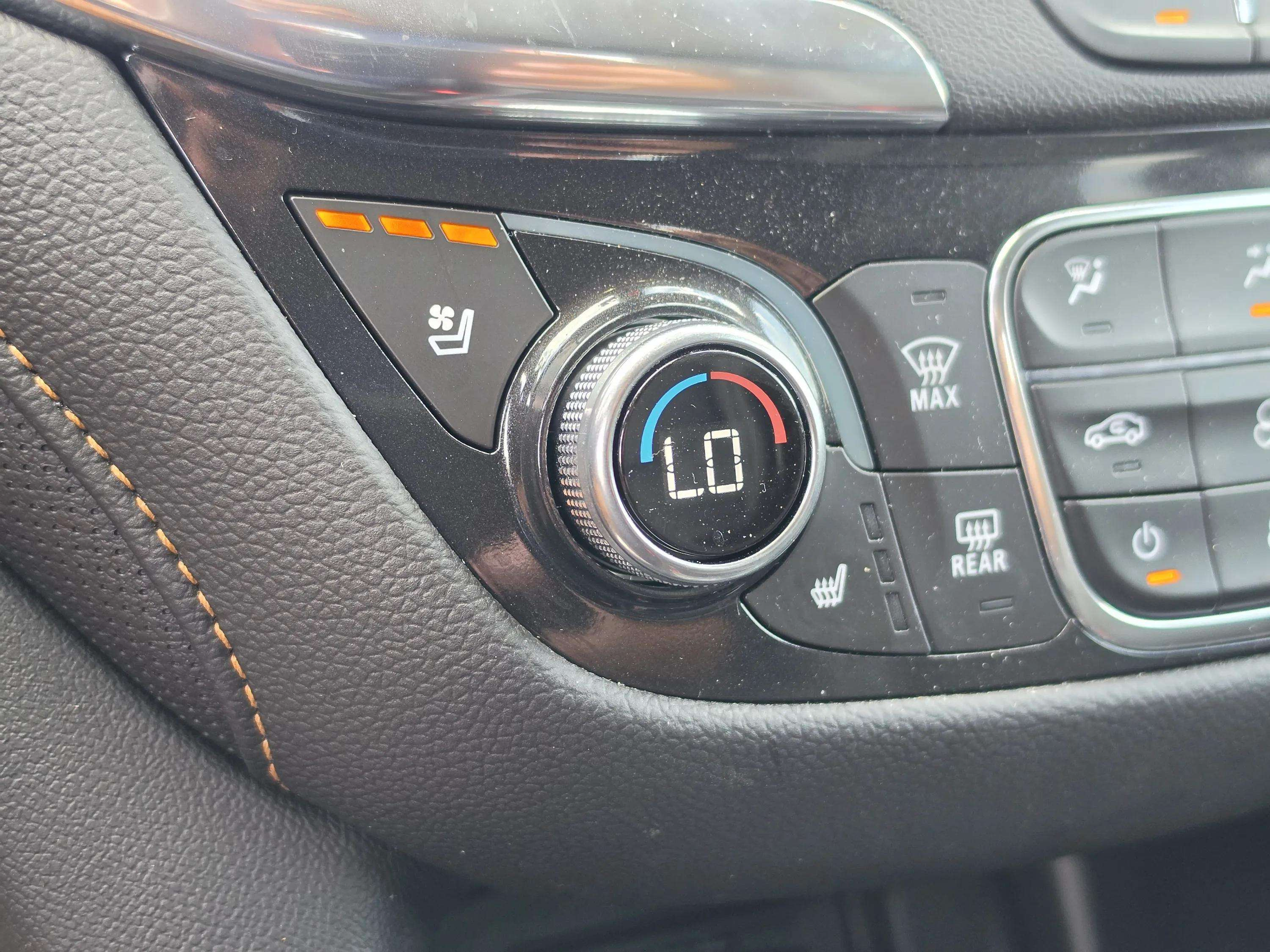 Used 2024 Chevrolet Equinox Premier FWD image 32