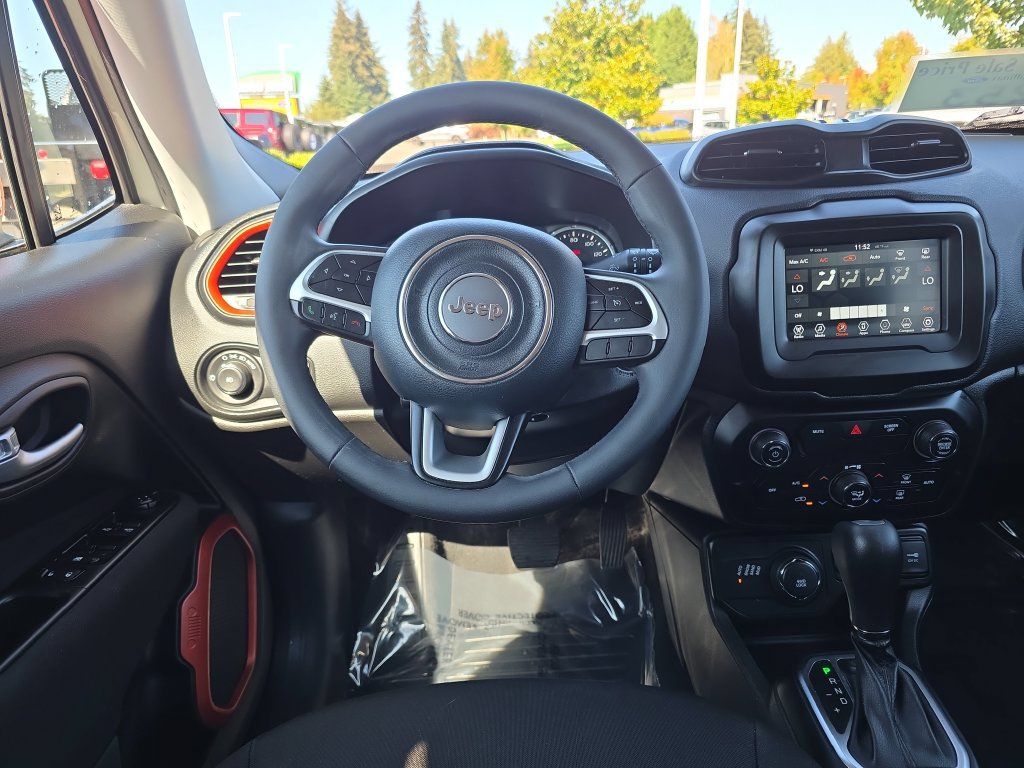 Used 2020 Jeep Renegade Latitude AWD/4WD image 8