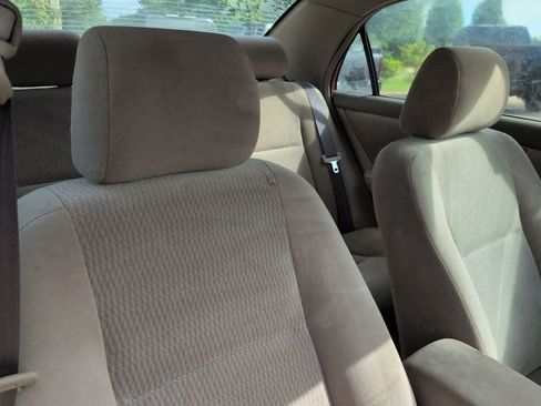Used 2005 Toyota Corolla LE w/ Audio Value Pkg FWD image 7
