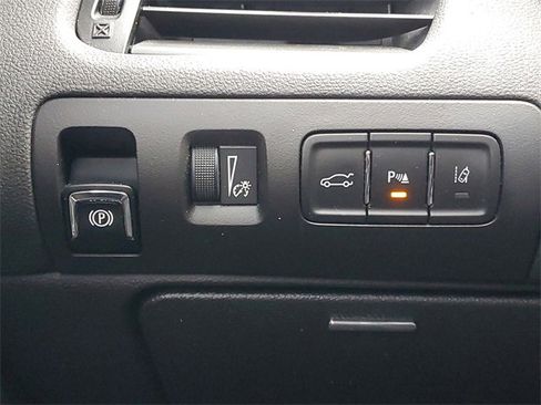 Certified 2016 Chevrolet Impala LTZ w/ Enhanced Convenience Package image 19