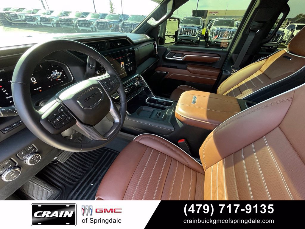 Used 2026 GMC Sierra 2500 Denali Ultimate w/ LPO, Black Badging Package AWD/4WD image 9