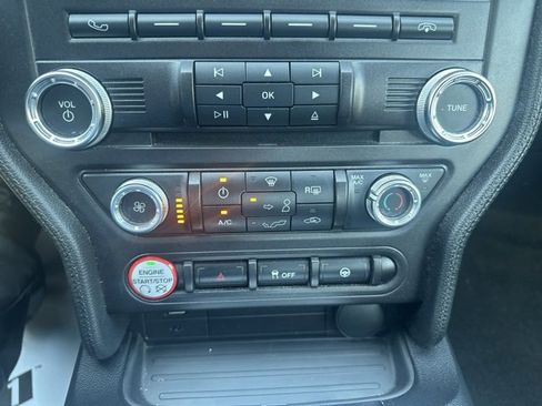 Used 2017 Ford Mustang Coupe image 24
