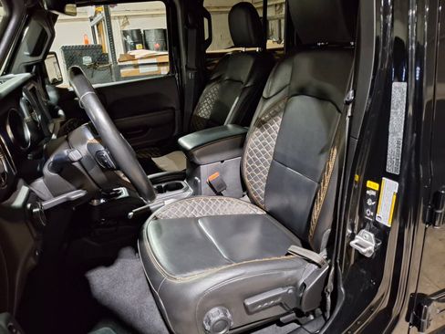 Certified 2021 Jeep Wrangler Unlimited Sahara AWD/4WD image 12