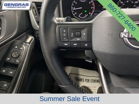Used 2025 Nissan Rogue SV AWD/4WD image 19