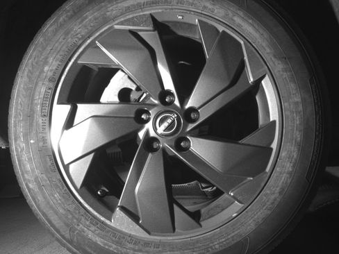 Used 2025 Nissan Rogue SV FWD image 15