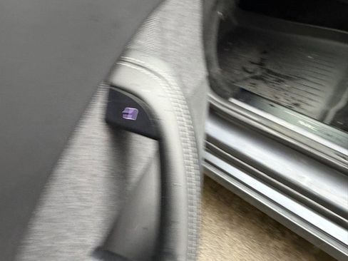 Used 2021 Tesla Model S Plaid image 15